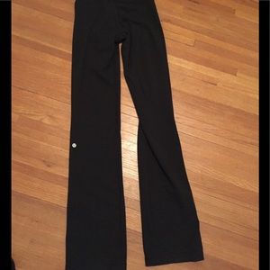 Lululemon black straight legging